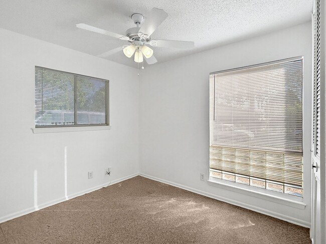 Building Photo - Corner-lot Home / 1.5 Bathroom Home