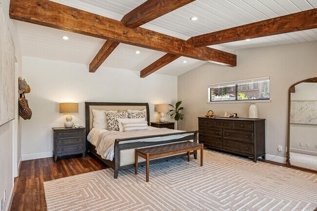 Building Photo - Luxury Single-Level Westside Alamo Home with Saltwater Pool, Spa & Outdoor Kitchen