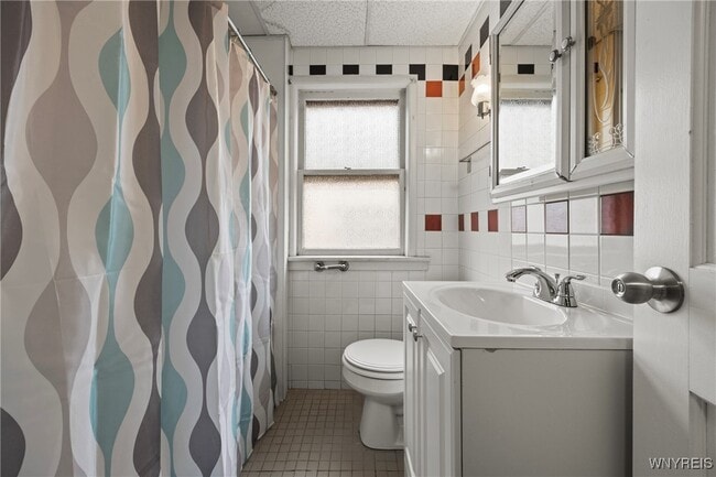 Building Photo - 2615 Genesee St