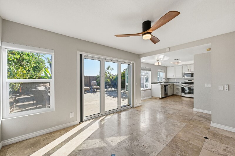 Building Photo - 1727 Avenida Alta Mira