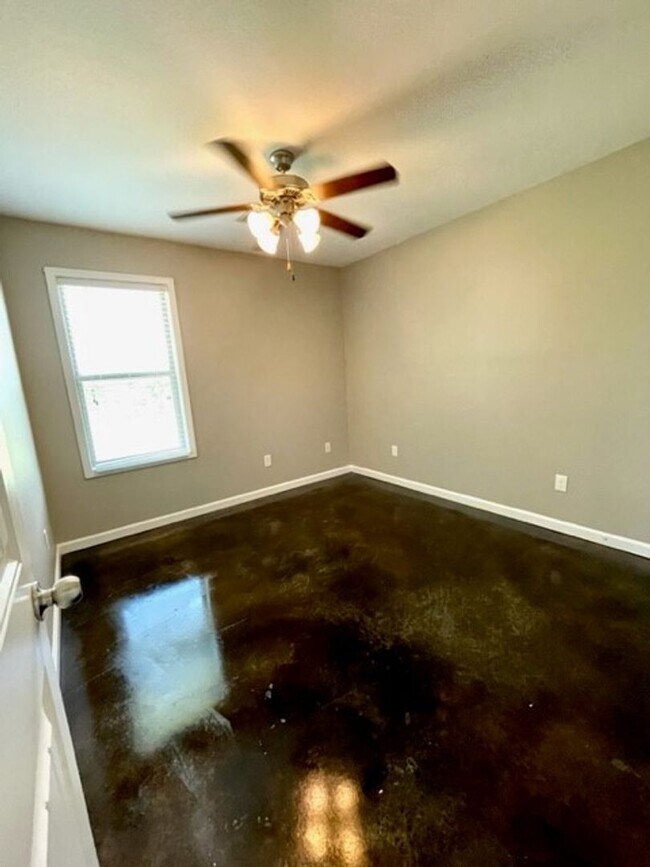 Building Photo - 3 bed / 2 bath in Pocahontas