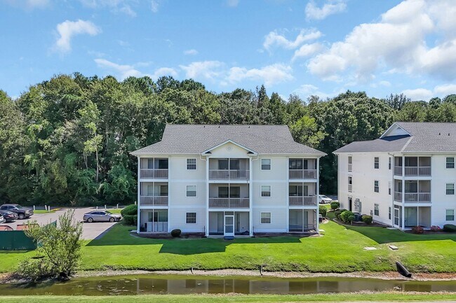 Building Photo - 581 Blue River Ct
