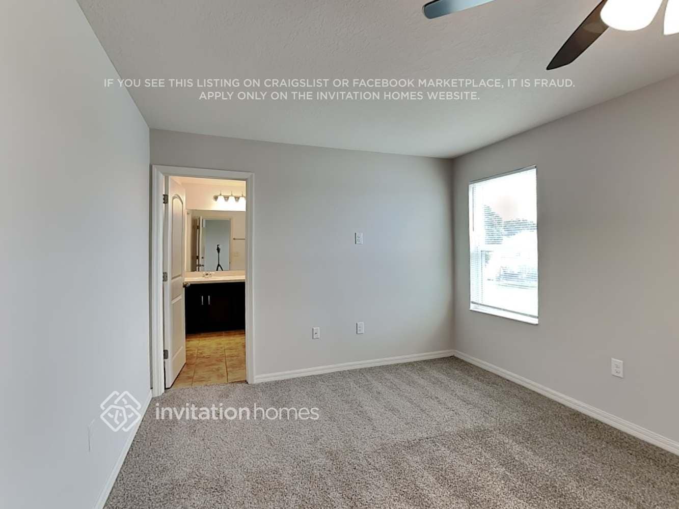 Building Photo - 10420 Laguna Plains Dr