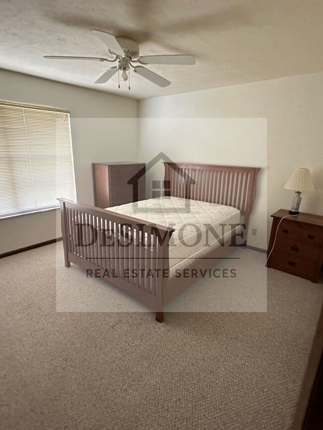 Building Photo - Mostly Furnished 3BR, 2BA House SW Ocala