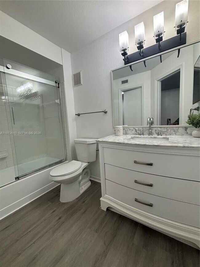 Building Photo - 457 Vista Isles Dr