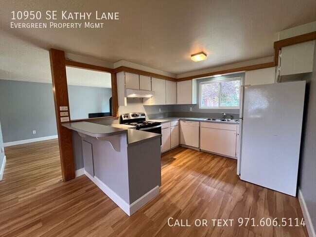 Building Photo - 10950 SE Kathy Ln