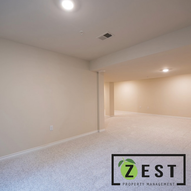 Building Photo - Amazing 3Bedroom 2 Baths