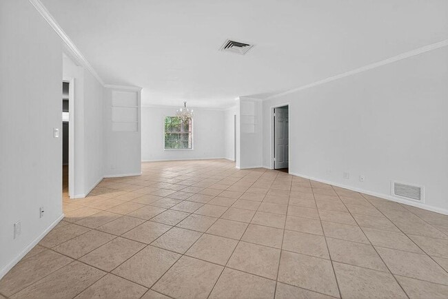 Building Photo - 14965 Palmwood Rd