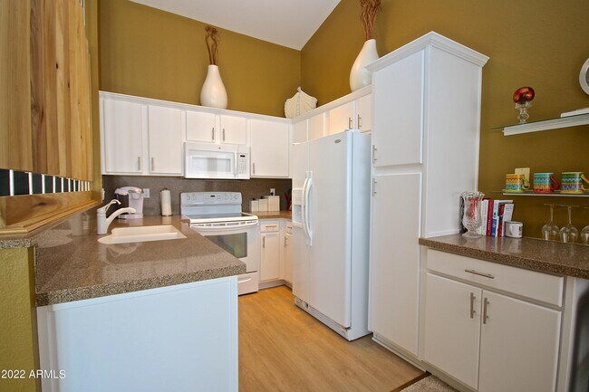Building Photo - 1800 E Winged Foot Dr