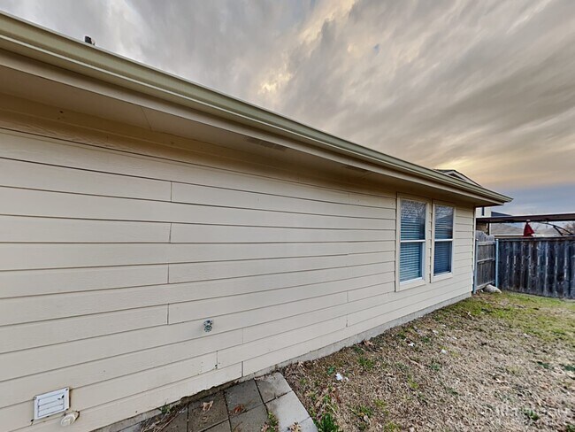 Building Photo - 4908 Parkrise Dr