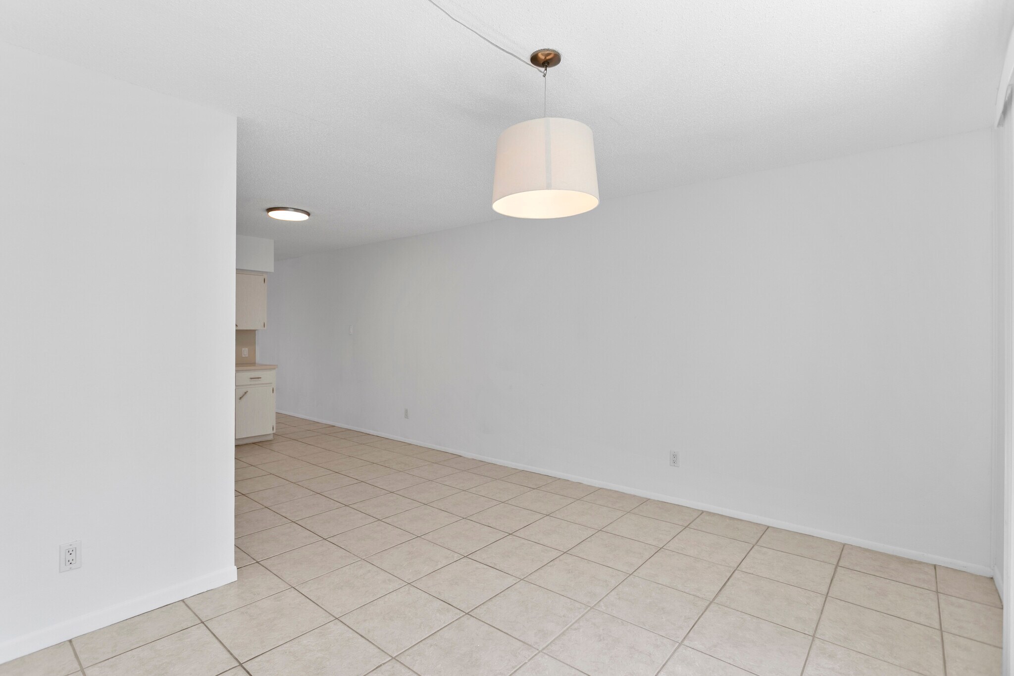 Building Photo - 2287 Philippine Dr