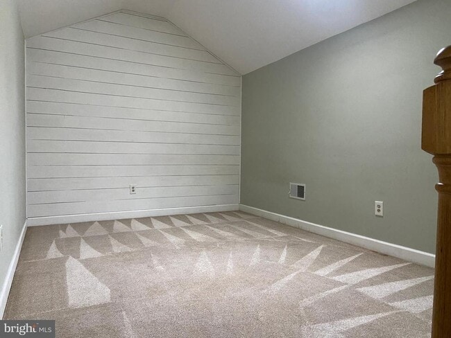 Building Photo - 99 Chatham Ct