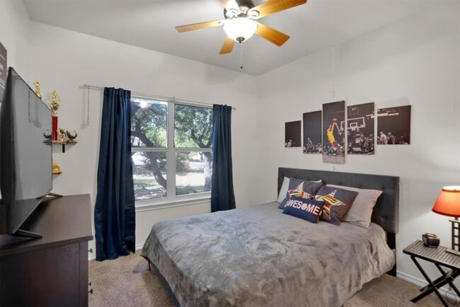 Building Photo - 29 Champions Cir