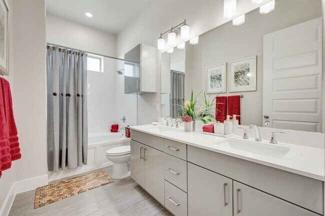 Building Photo - 907 Onyx-