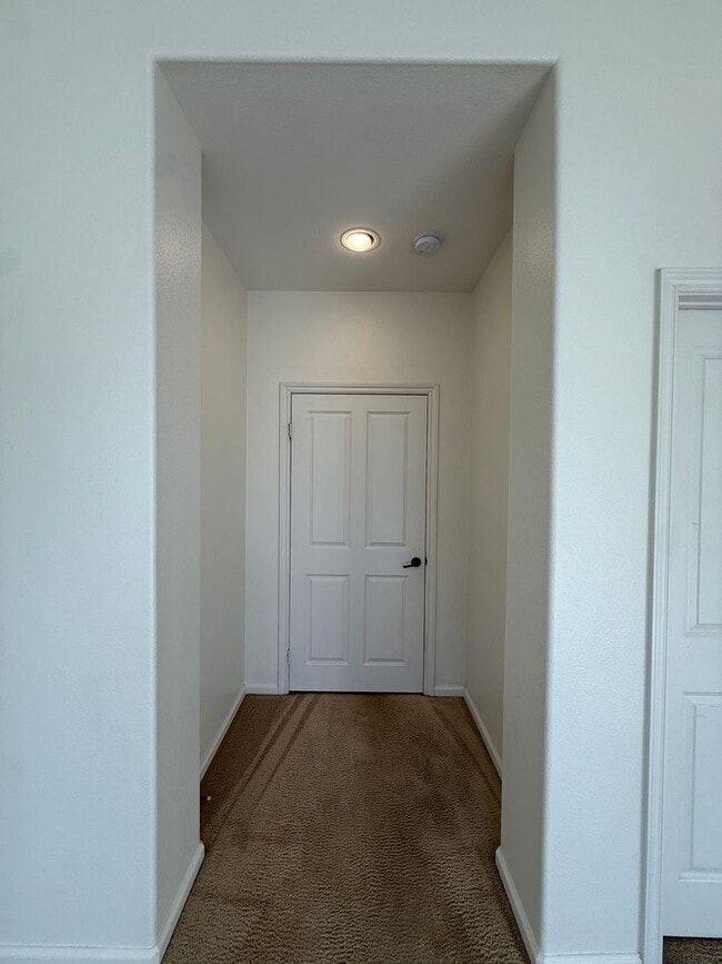 Building Photo - Centrally Located Single Story Home in Traditions