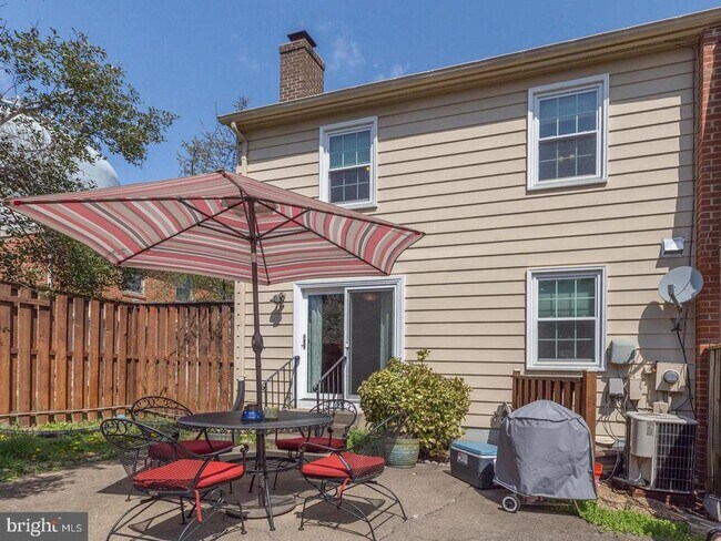 Building Photo - 3975 Wilcoxson Dr