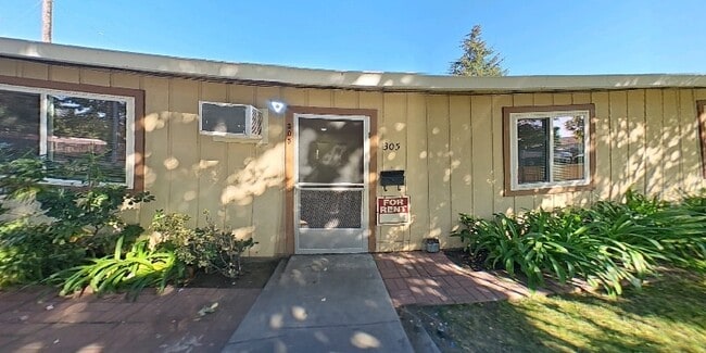 Primary Photo - 305 E California Ave