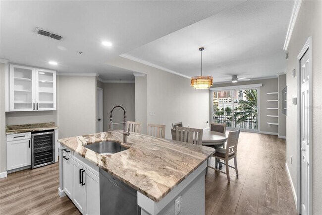 Building Photo - 700 S Harbour Island Blvd