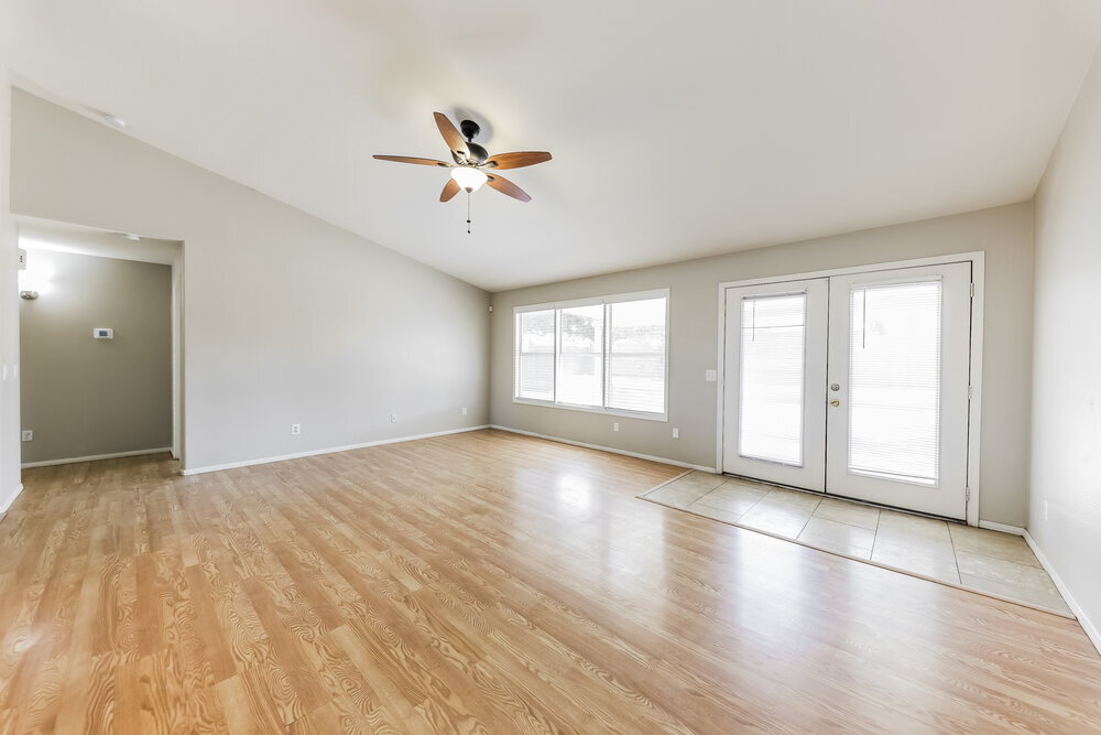 Building Photo - 743 W Sherri Dr