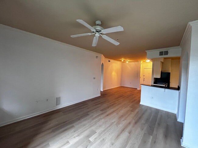 Building Photo - 2/2 Condo in the Gated Community of Villa ...