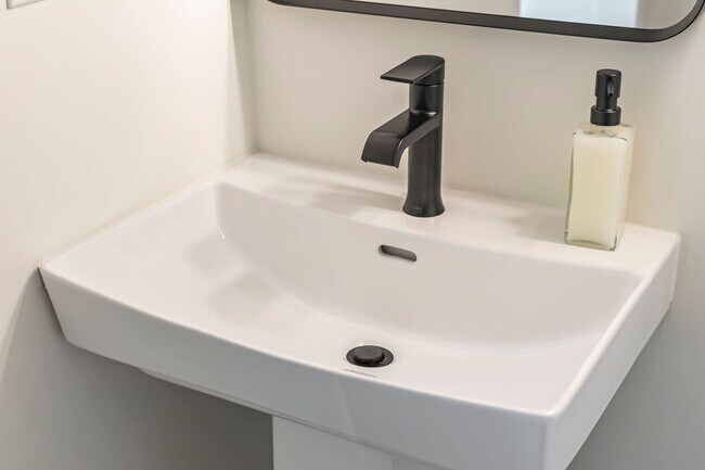 Building Photo - 1117 3rd Ave S