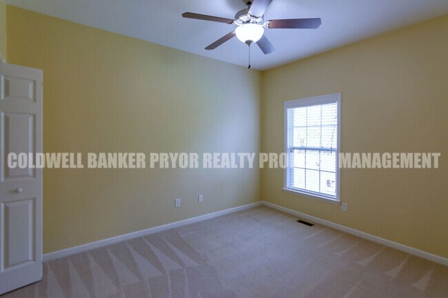 Building Photo - 6811 Neville Dr