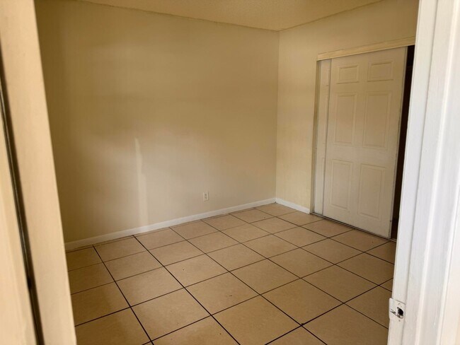 Building Photo - 1117 Goldenrod Rd