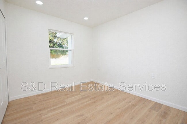 Building Photo - 2919 Hickory St