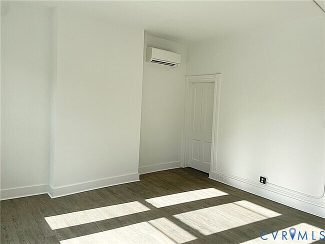Building Photo - 102 N Lombardy St