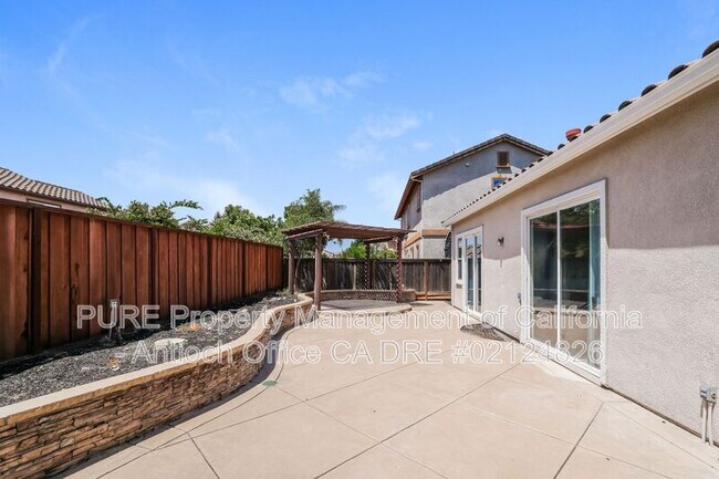 Building Photo - 5593 McFarlan Ranch Dr