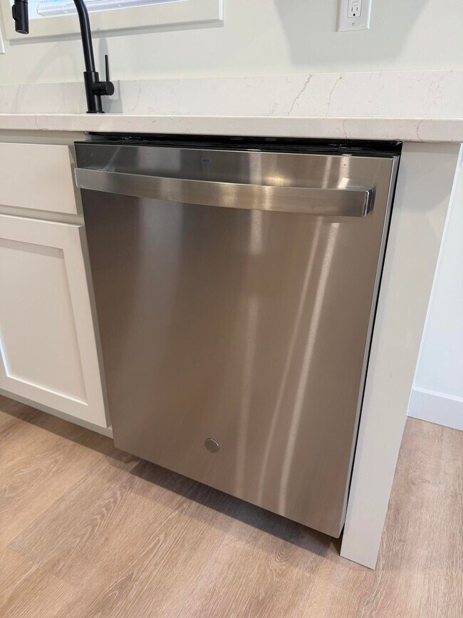 Building Photo - 1007 Jefferson St