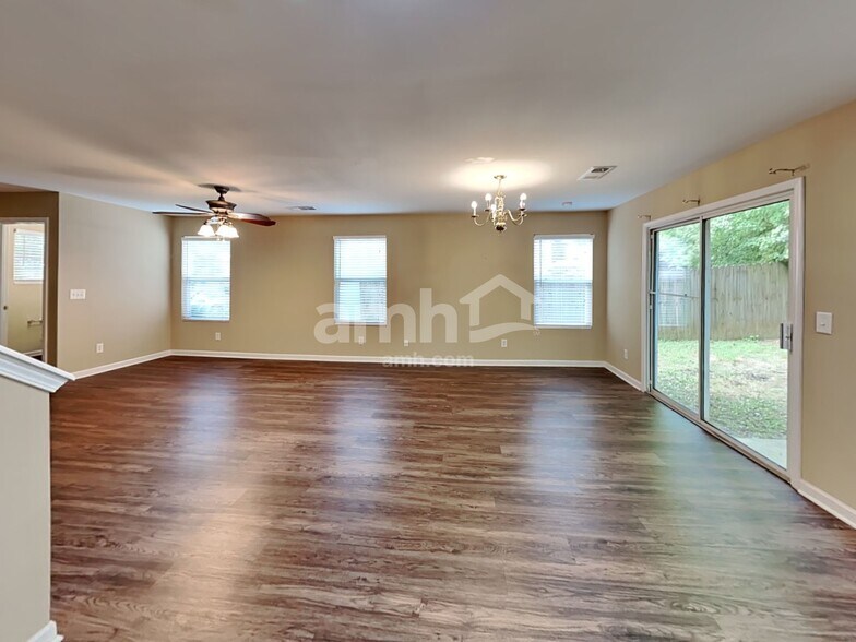 Building Photo - 132 Nacoochee Way