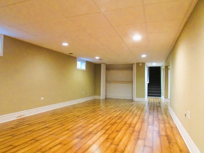 Building Photo - 4620 N Overhill Ave