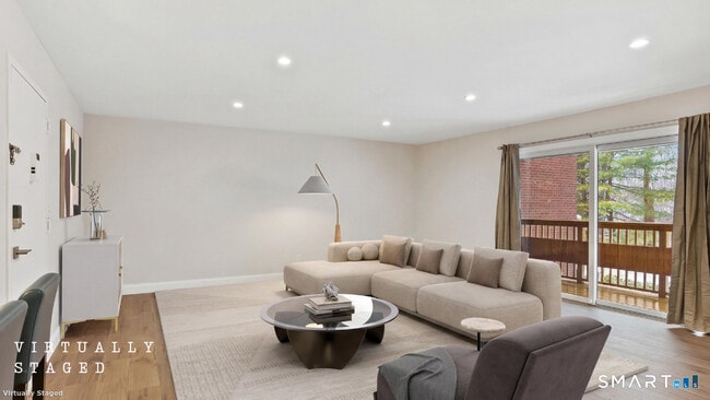 Building Photo - 92 Wilton Crest Rd