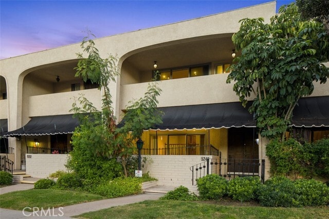 Building Photo - 5242 Lindley Ave