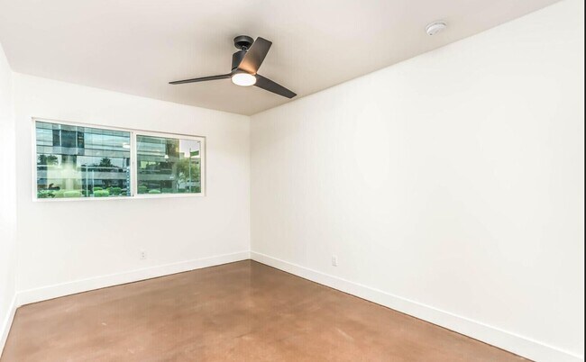 Building Photo - Biltmore District Luxury – Month-to-Month Only $4,500 (All Utilities Included!)