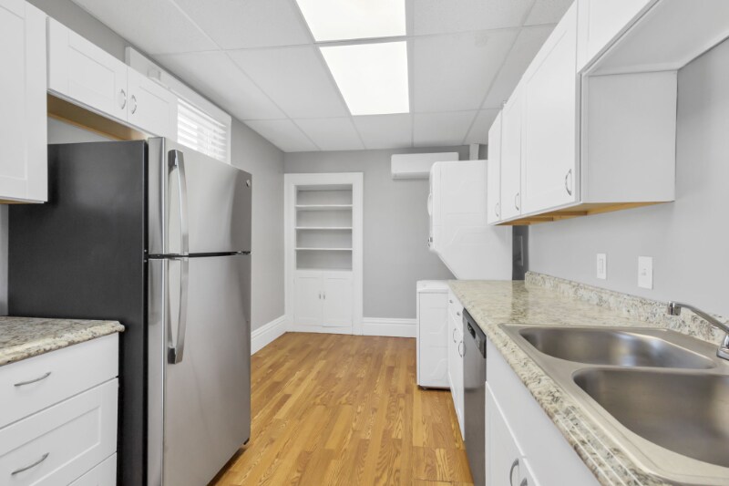 Building Photo - 1427 9th Ave