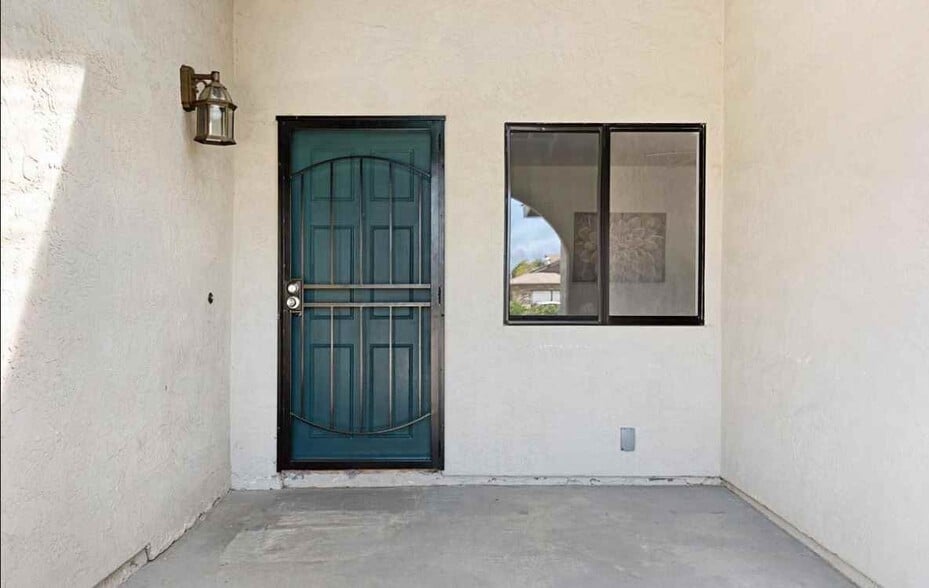 Building Photo - 710 Hillward St