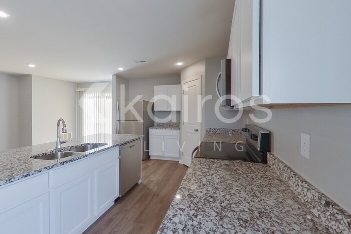 Building Photo - 308 Wild Deer Dr