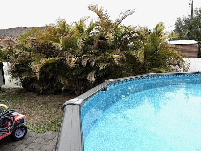 Building Photo - 2122 Winningway St