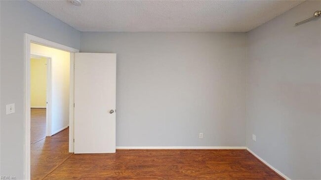 Building Photo - 1729 Dylan Dr