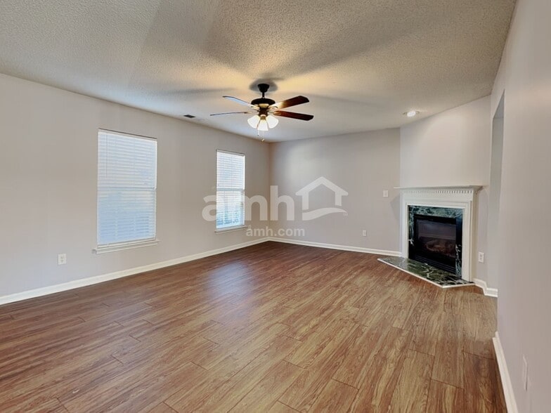 Building Photo - 1333 Harland St