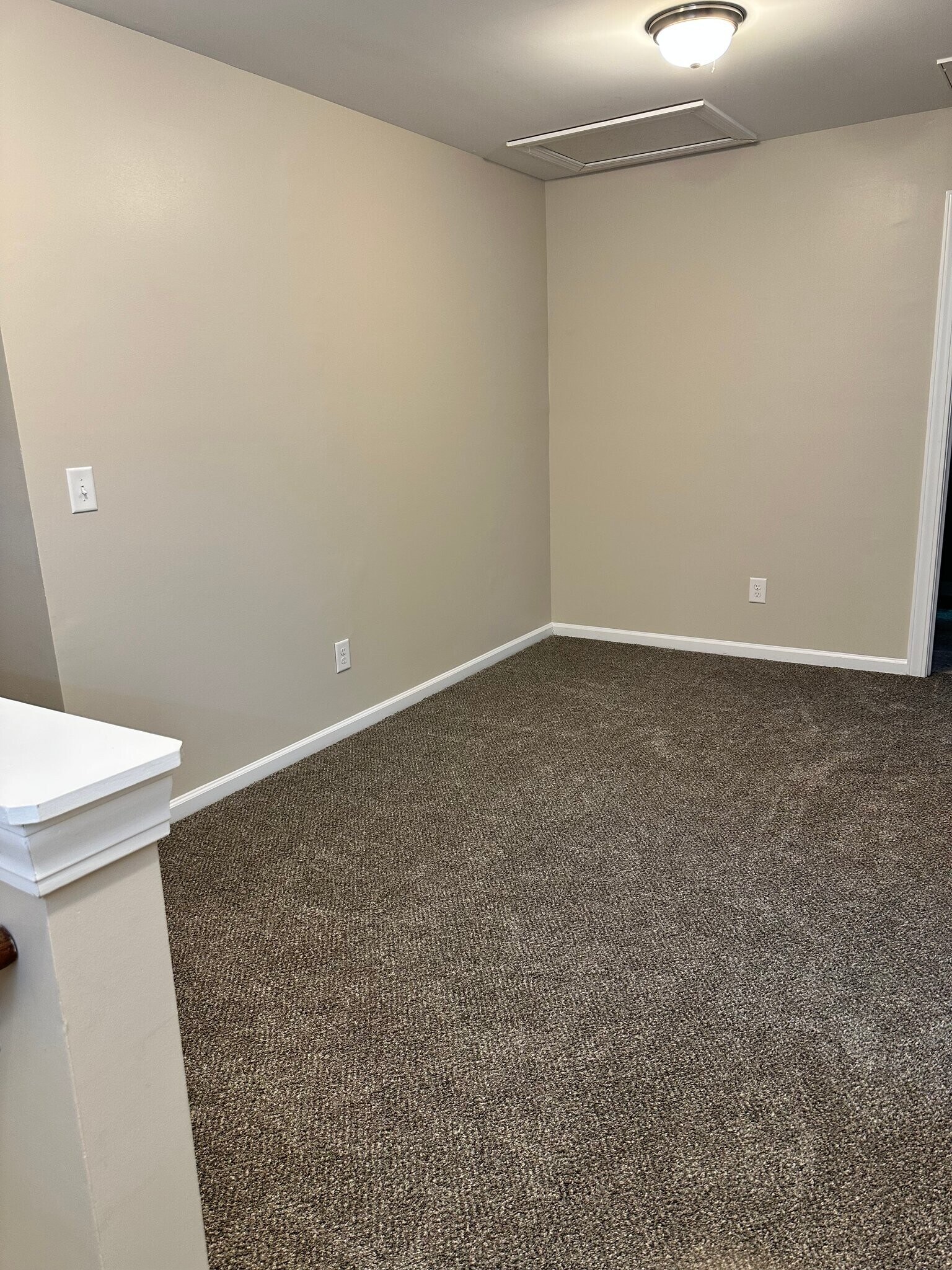 Building Photo - 156 Top Forest Drive