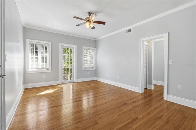 Building Photo - 2117 W Dekle Ave