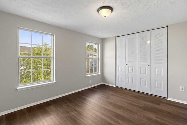 Building Photo - 916 Pentwood Ct