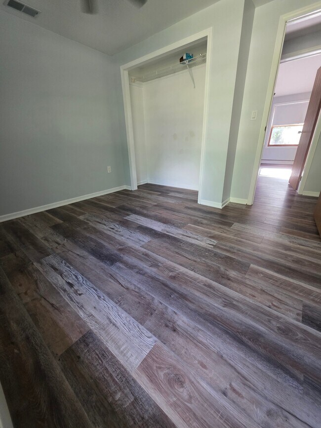 Building Photo - 375 Hauxwell Dr