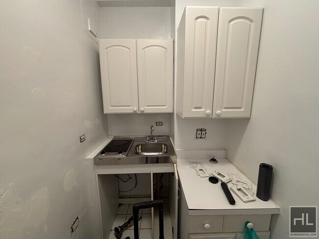 Building Photo - WEST 45 STREET