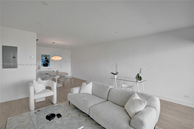 Building Photo - 3 Island Ave