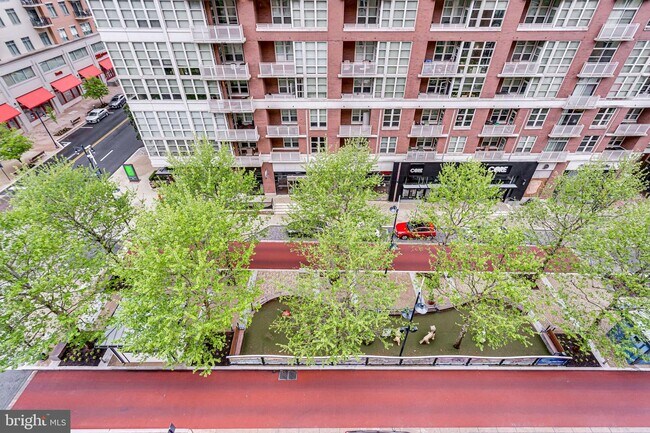 Building Photo - 155 Potomac Passage