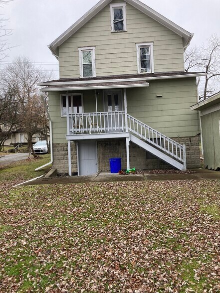 Building Photo - 342 Elm St